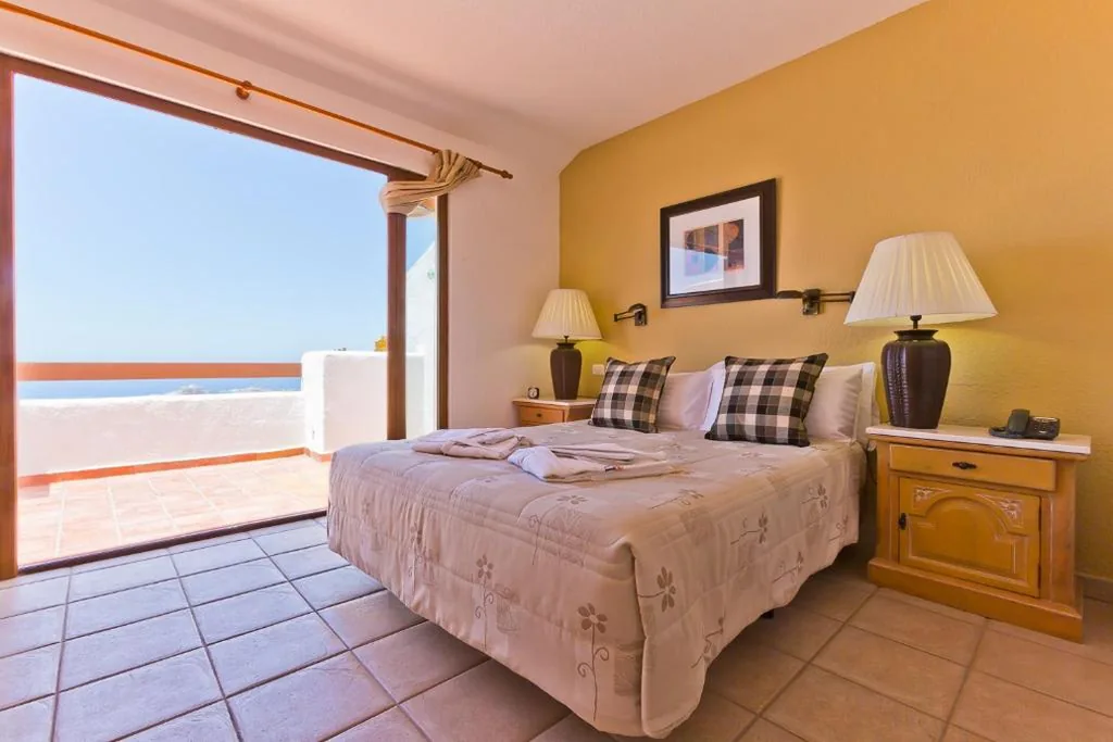 Ona Beverly Hills Suites