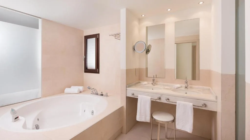 Suite con piscina privada — Ona Hacienda del Álamo Golf Resort