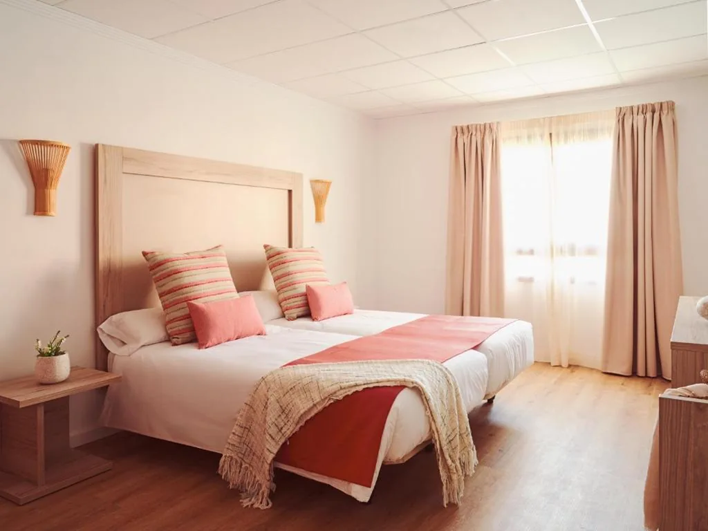 Tweepersoonskamer - 1 of 2 bedden — Ona Las Rampas