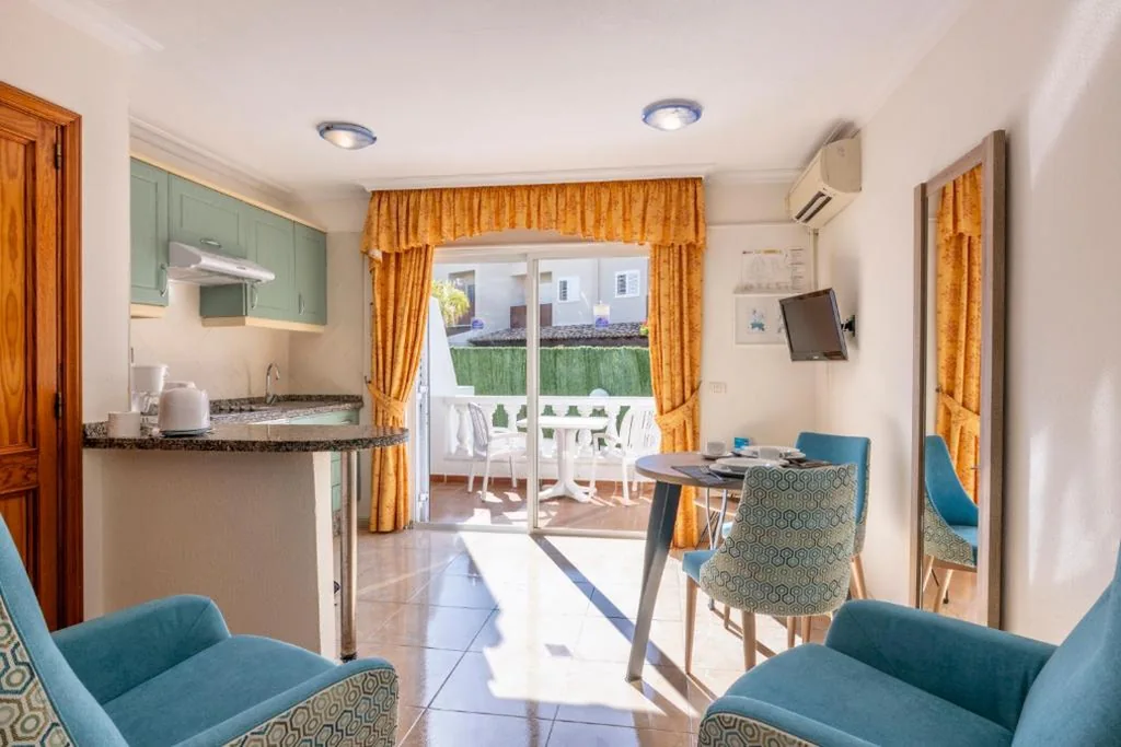 Studio (2 adults) — Ona Los Claveles