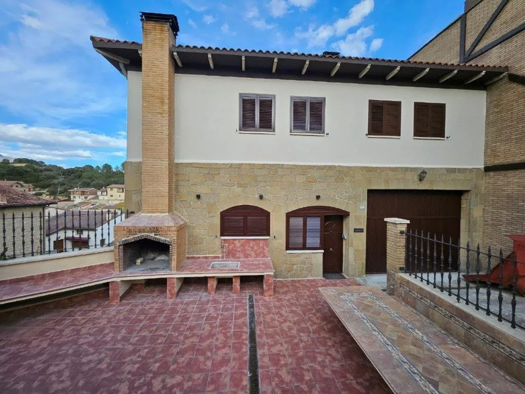 Casa con 4 camere da letto — ONDAETXE