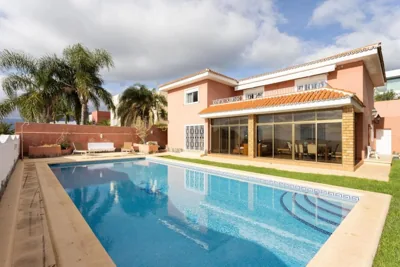 One & Only Sports and Relax Villa by Eden Rentals — photo 6