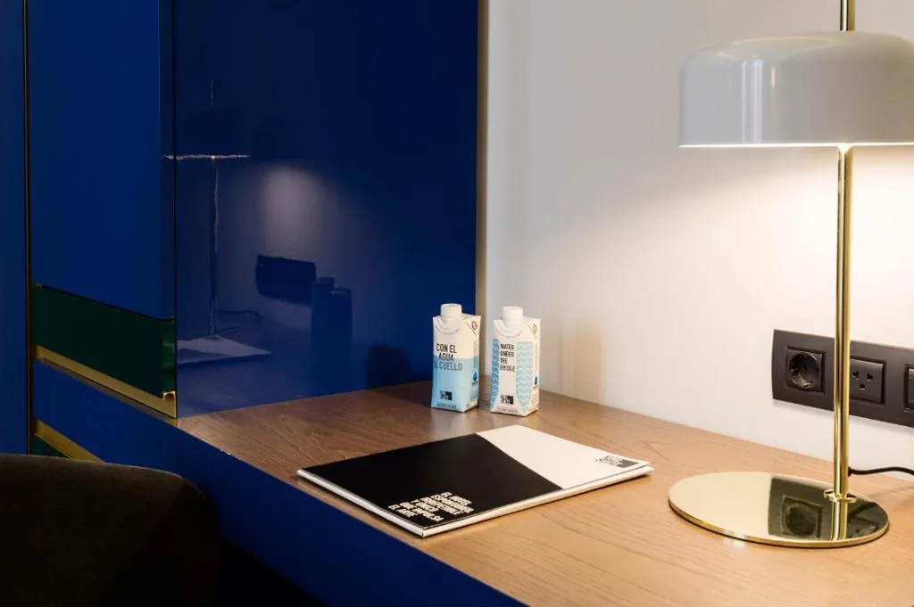 Chambre Executive — One Shot Fortuny