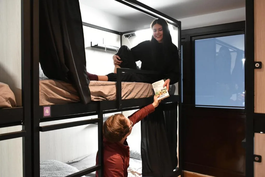 Cama en habitación compartida de 6 camas — Onefam Batlló