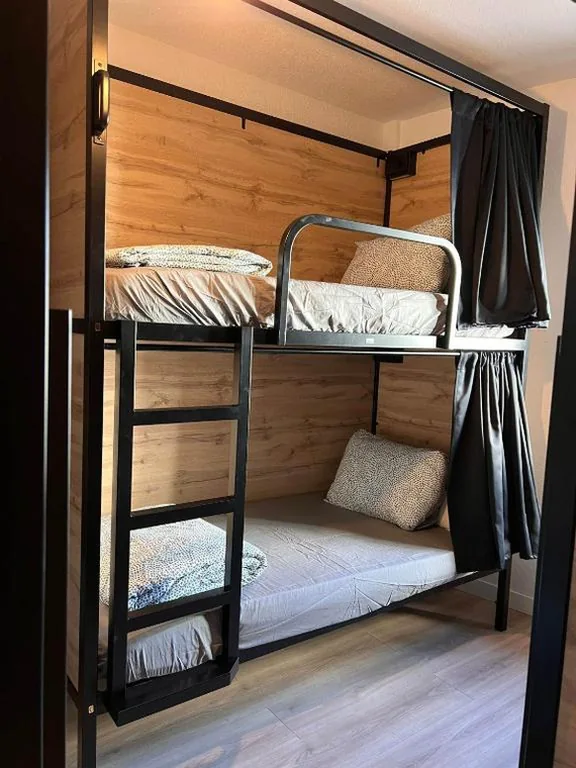 Posto letto in dormitorio femminile da 6 letti — Onefam Madrid