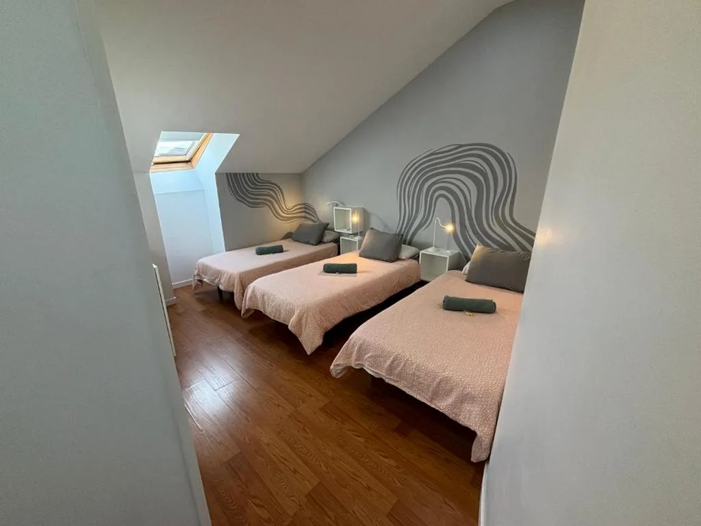 Posto letto in dormitorio misto da 3 letti — Onefam Madrid