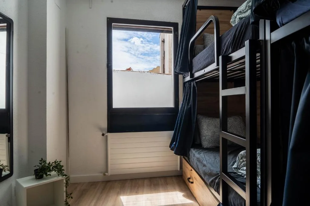 Posto letto in dormitorio misto da 4 letti — Onefam Madrid