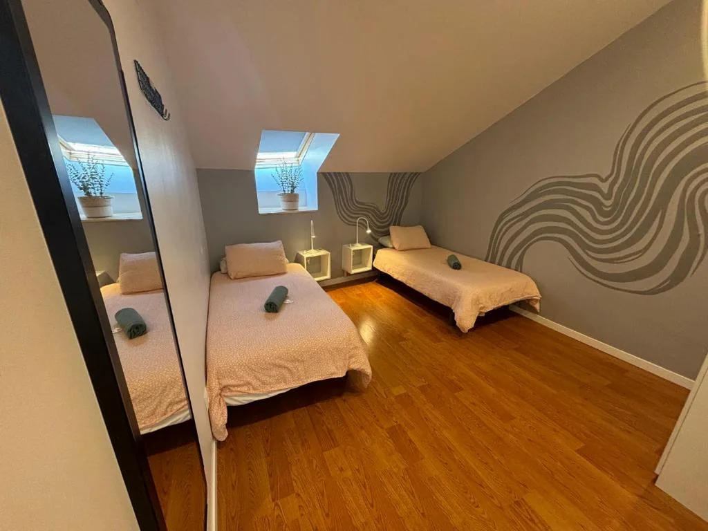 Camera doppia con bagno privato - 2 letti — Onefam Madrid