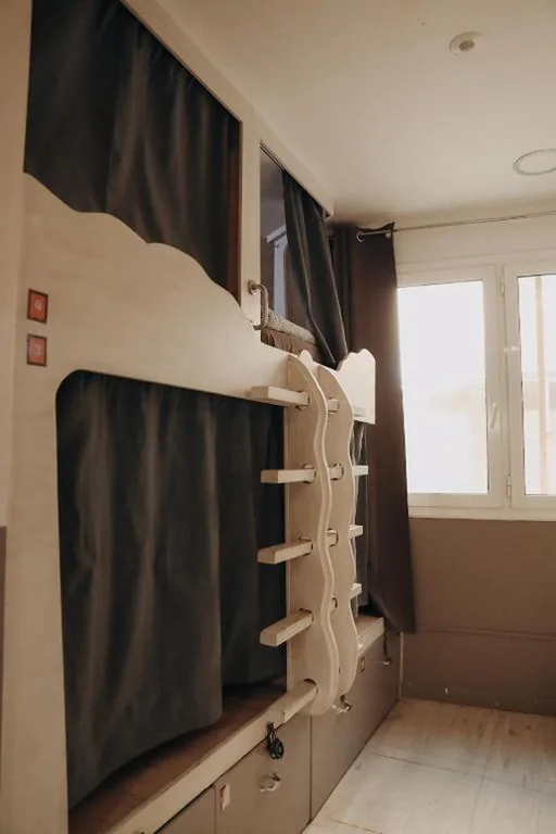 Cama en habitación compartida mixta de 6 camas — Onefam Ramblas