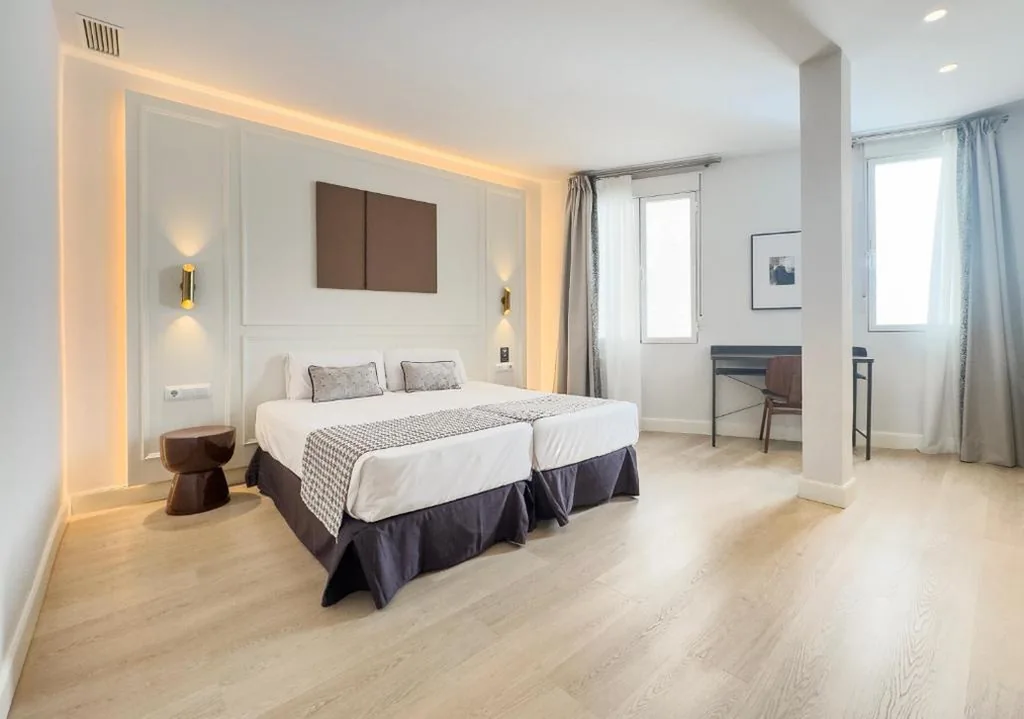 Chambre Deluxe avec très grand lit — Ópera Stays by Charming