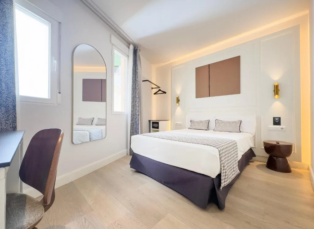 Petite Chambre Double — Ópera Stays by Charming