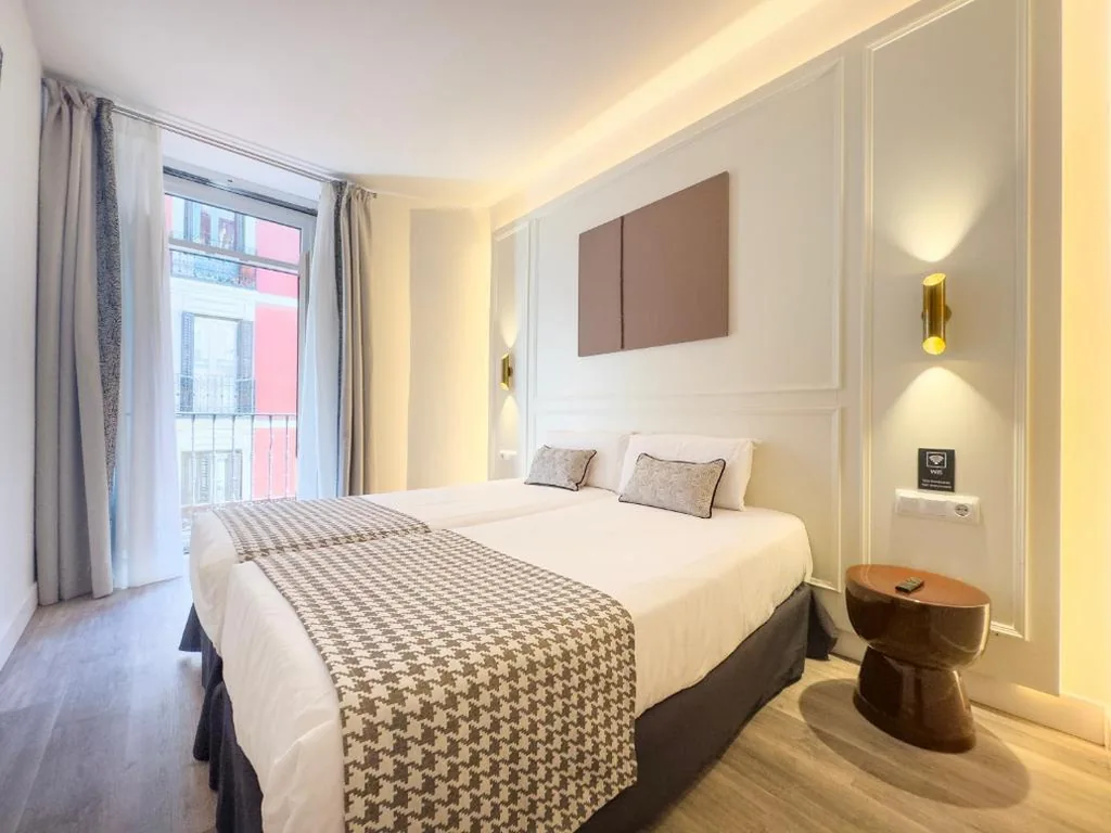 Chambre Triple Supérieure — Ópera Stays by Charming
