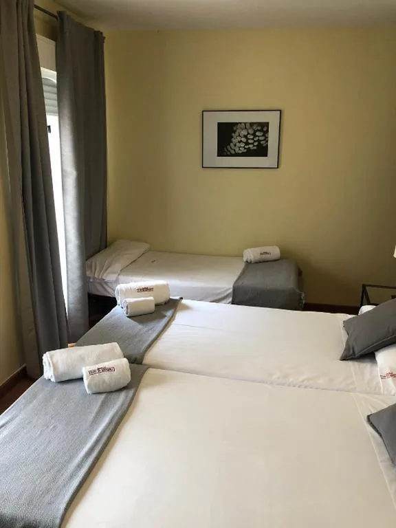 Triple Room — Orfebre Góngora