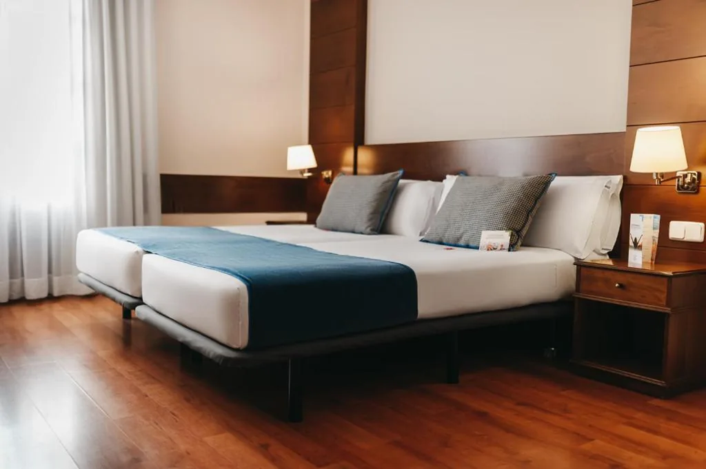 Tweepersoonskamer met 2 bedden — Oriente Atiram Hotel