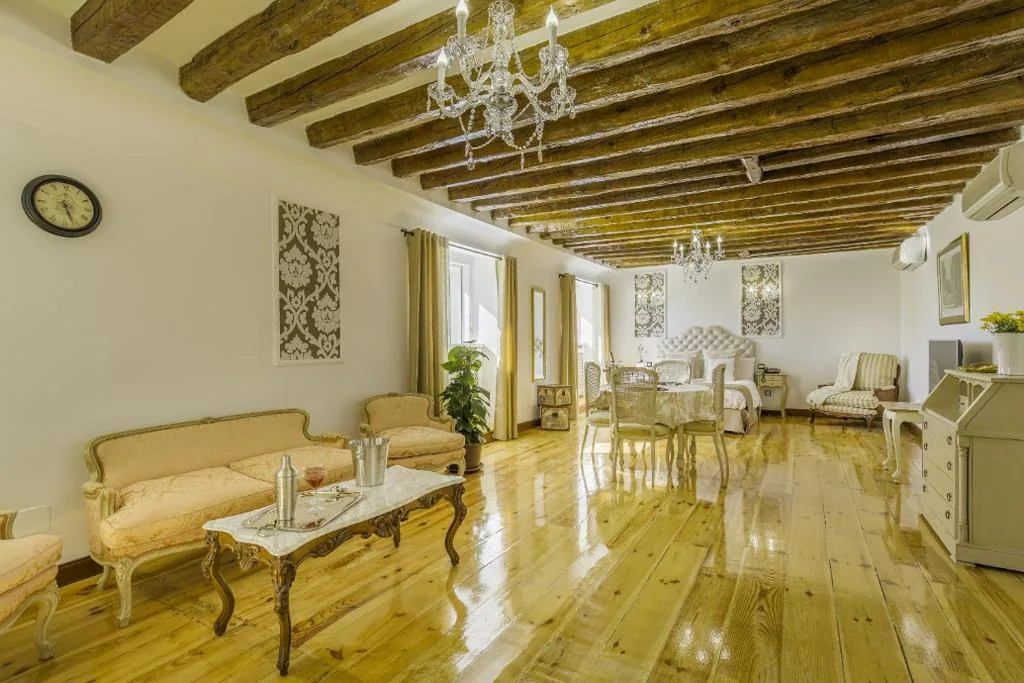 Apartamento con vistas — Oriente Palace Apartments