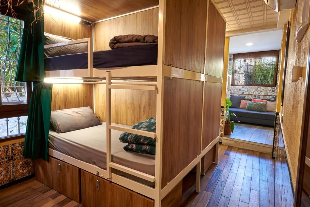 Posto letto in dormitorio femminile da 6 posti — Oripando Hostel
