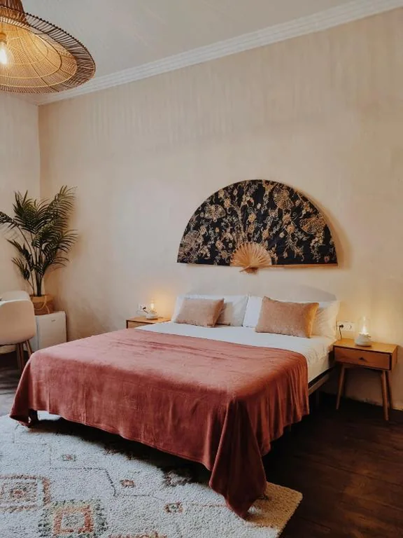 Camera con letto extra large. — OroCasa7