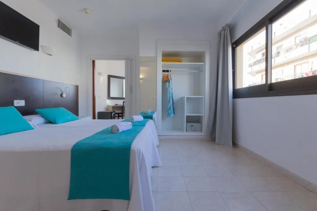 Vierbettzimmer — Orosol Hotel by Typic Hotels