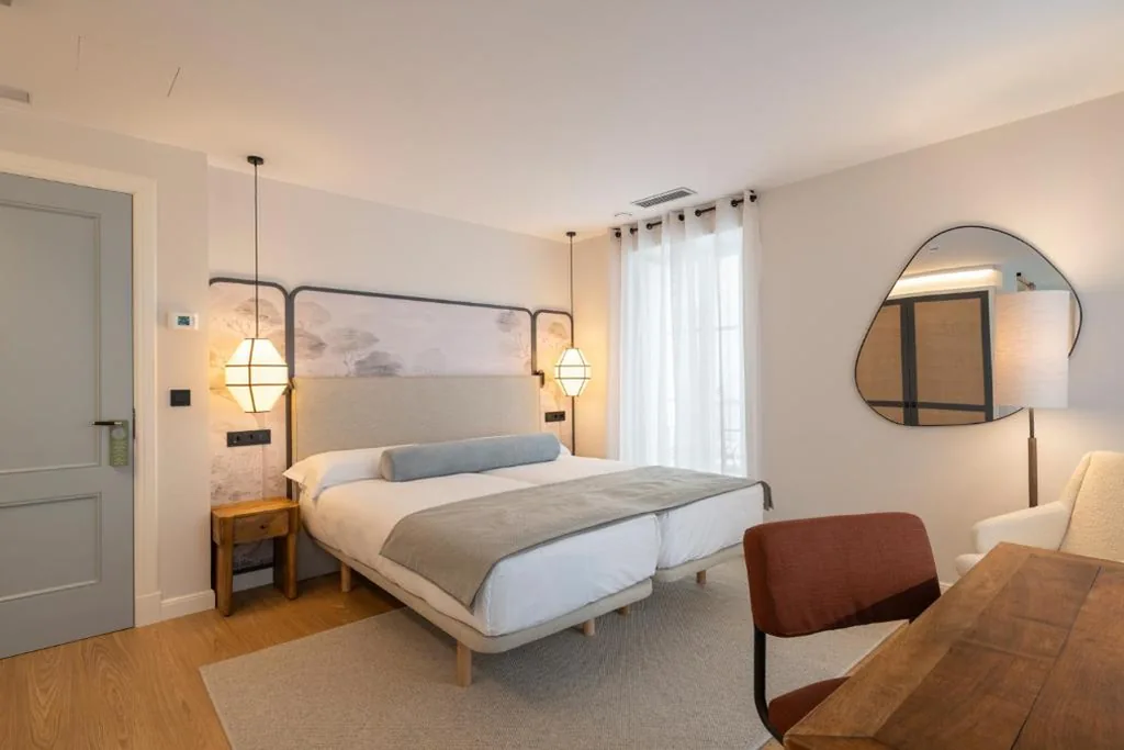 Habitación Doble Deluxe con balcón — Os Cantís