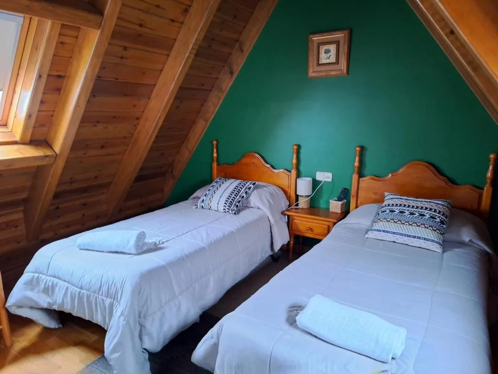 Habitación Doble - 2 camas — Ostau ERA NHEUADA VALLE DE ARAN