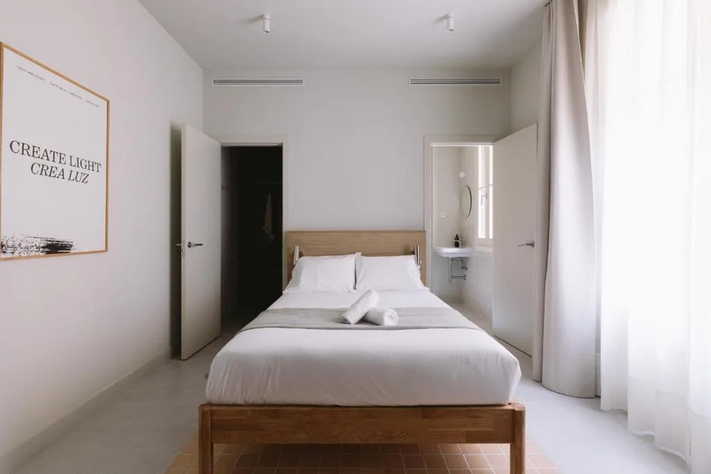 Grande Chambre Double — Outsite Barcelona - Work, Connect, Explore