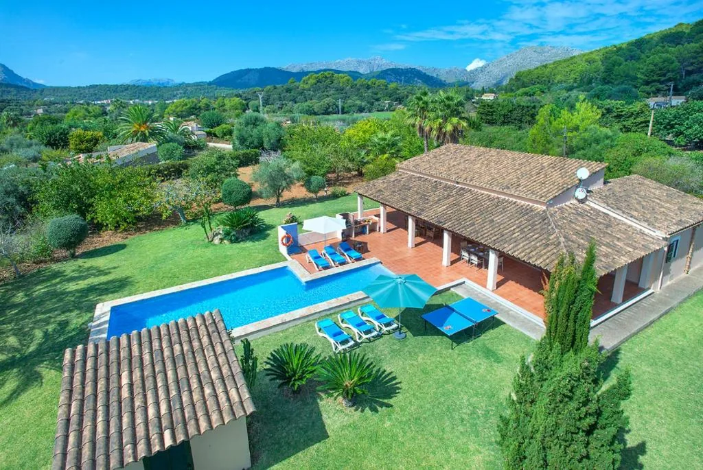 Villa — Owl Booking Villa Romeu - 10 Min Walk to the Old Town
