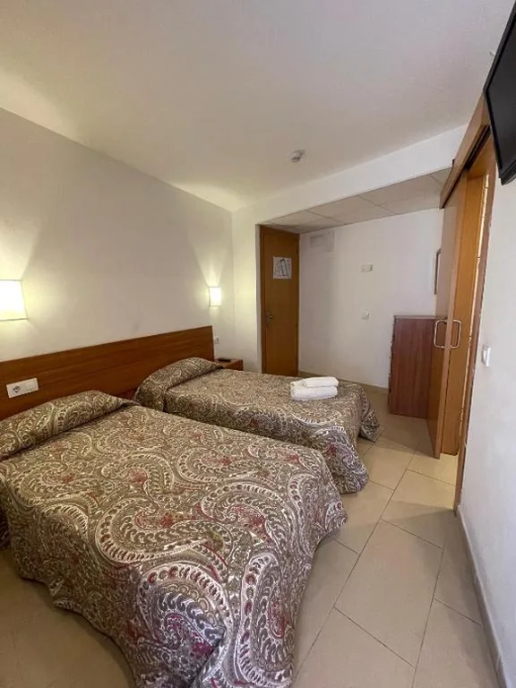 Habitación Doble - 2 camas — P&R hostals Codolar