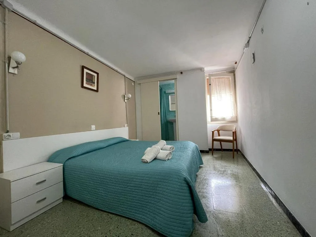 Habitación Doble Económica — P&R hostals Maria Rosa