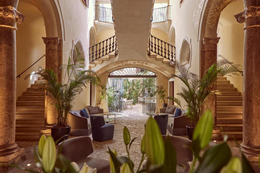 Palacio Can Marqués by Puro