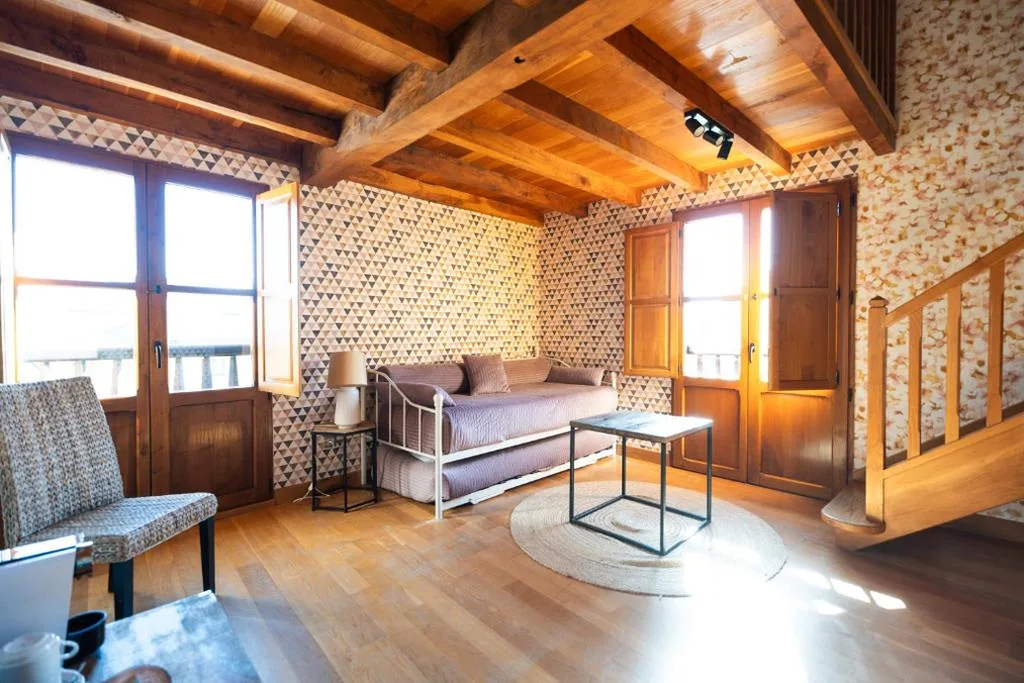 Camera tripla Comfort con doccia — Palacio de Arce