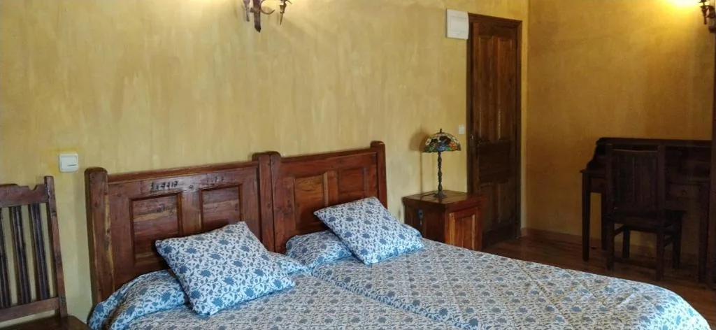 Tweepersoonskamer - 1 of 2 bedden — Palacio de los Alvarado en Las Merindades