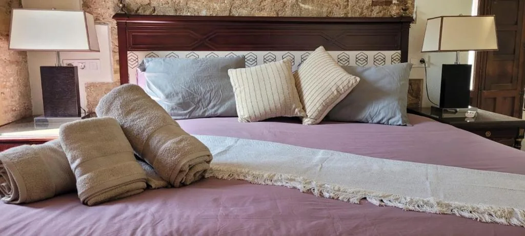 Camera Deluxe con letto extra-large — Palacio de los Angulo casa histórica en el centro de Córdoba
