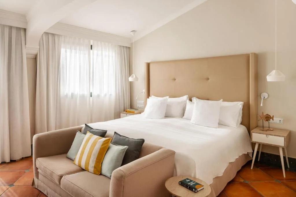 Quarto Premium — Palacio de Sancti Petri, a Gran Meliá Hotel - The Leading Hotels of the World