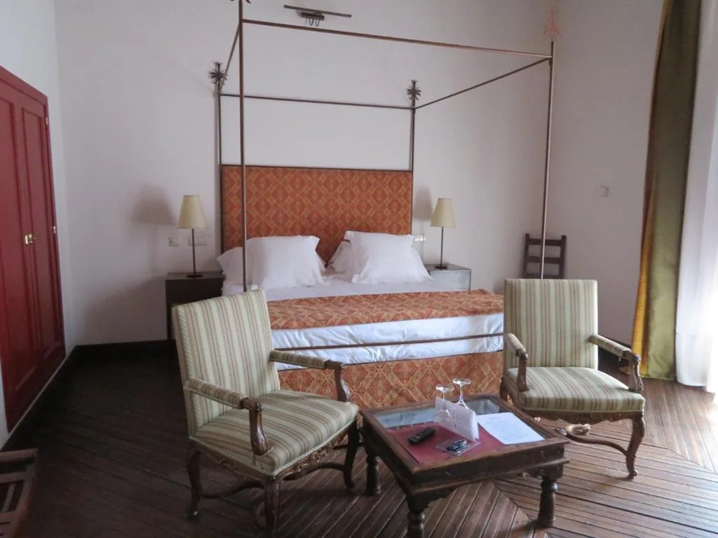 Habitación Triple Superior — Palacio Rejadorada