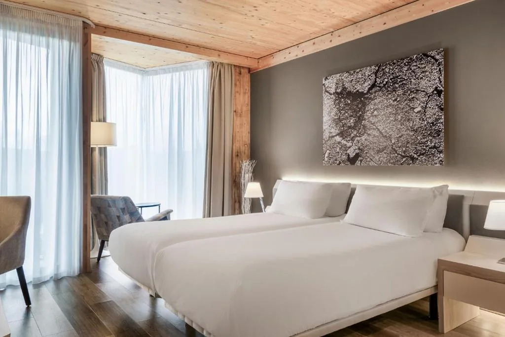 Deluxe-Doppelzimmer mit Flussblick – 2 Betten — Palacio Tondon Autograph Collection