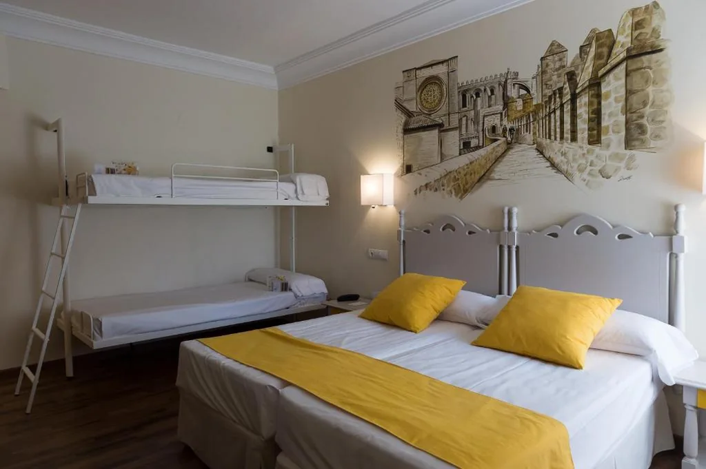 Family Room — Palacio Valderrabanos