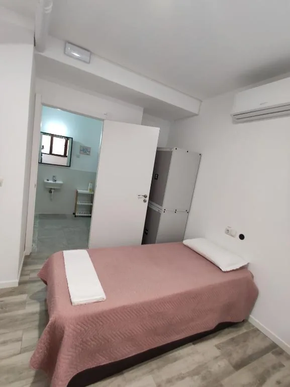 Habitación Doble con baño privado - 2 camas — Palafox 23