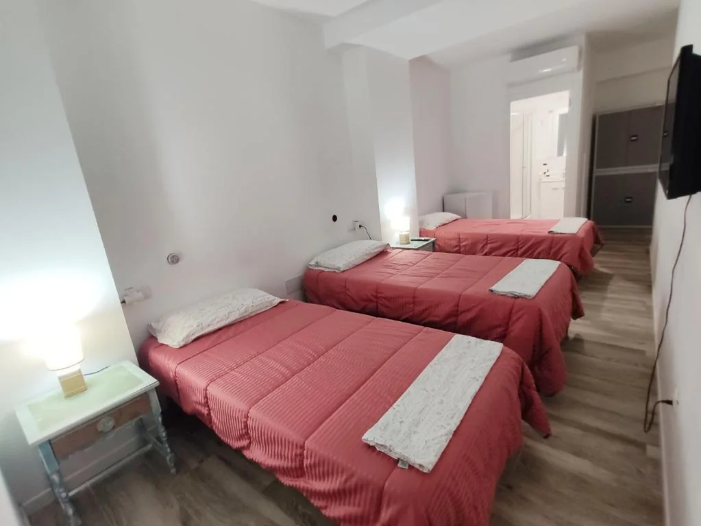 Habitación Triple con baño privado — Palafox 23