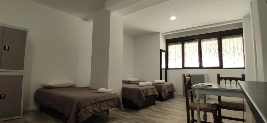 Habitación Triple con baño privado — Palafox 23