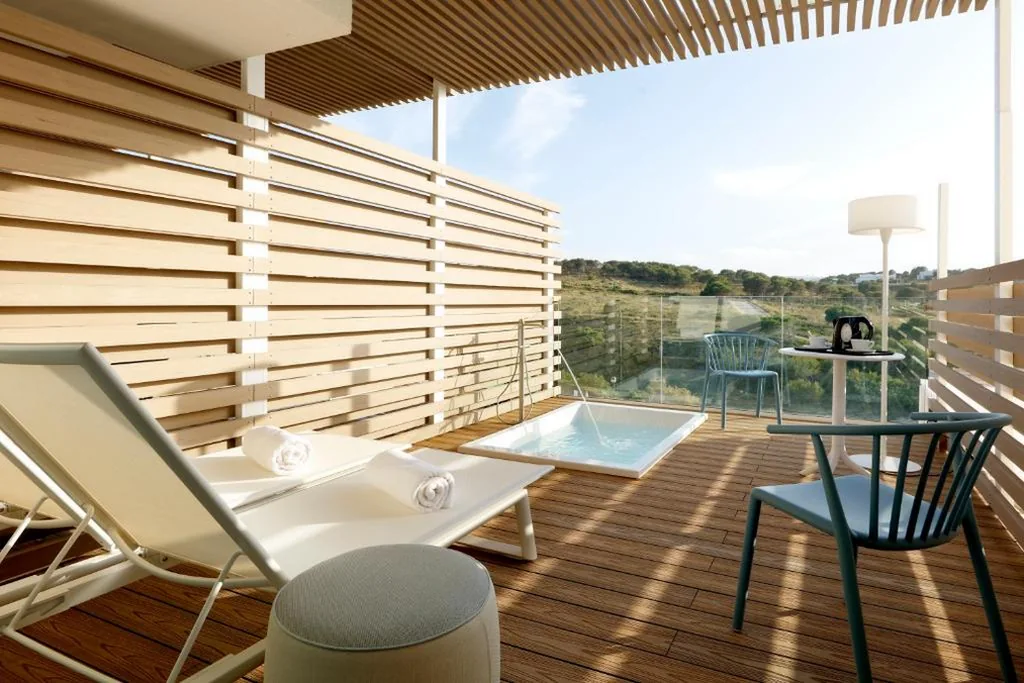 Habitación Deluxe con jacuzzi y terraza — Palladium Hotel Menorca
