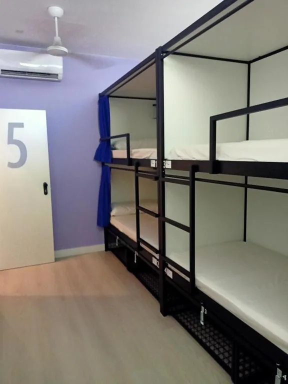 Bed in gemengde slaapzaal met 6 bedden — Palma Port Hostel - Albergue Juvenil