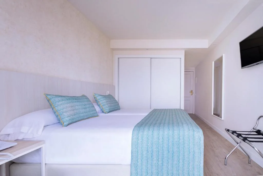 Quarto Duplo com vista lateral para o mar — Palmasol