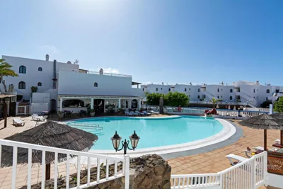 Palmeras Apt - Pool & Terrace - next to Beach — foto 4