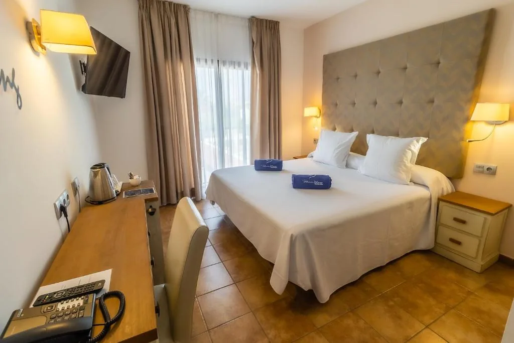 Superior-Doppelzimmer mit Terrasse — Paloma Blanca Boutique Hotel