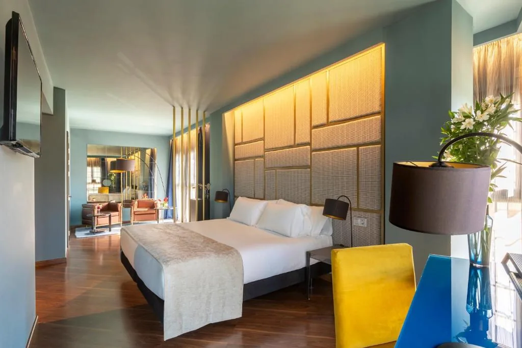 Suite — Pamplona Catedral Hotel