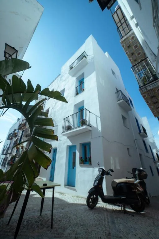 Chambre Double Deluxe avec vue latérale sur la mer — Papa Luna Suites Hostal Boutique