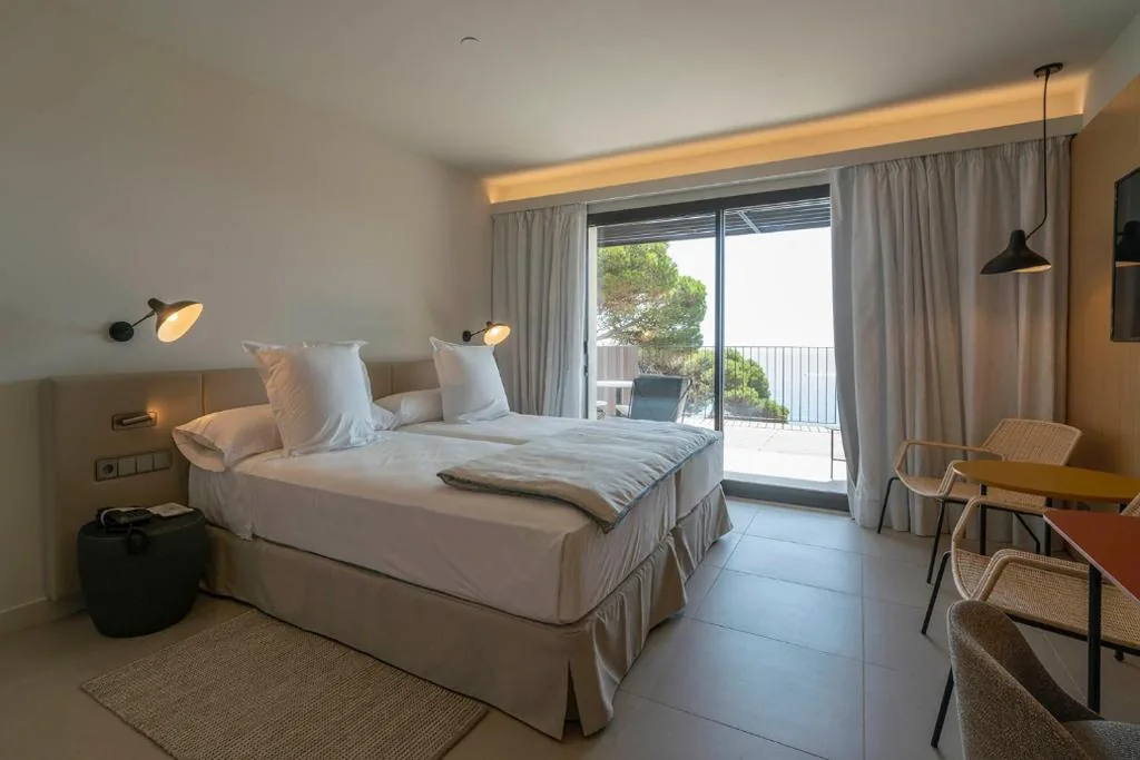 Camera Matrimoniale Standard (2 adulti + 1 bambino) — Parador de Aiguablava