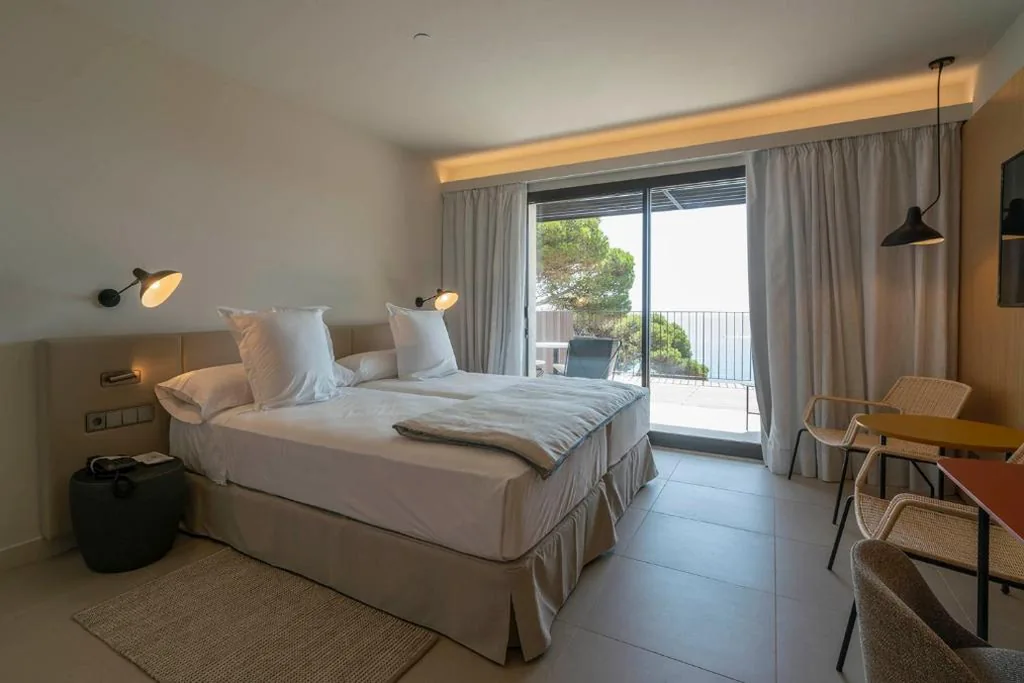 Camera Matrimoniale Standard (3 adulti) — Parador de Aiguablava