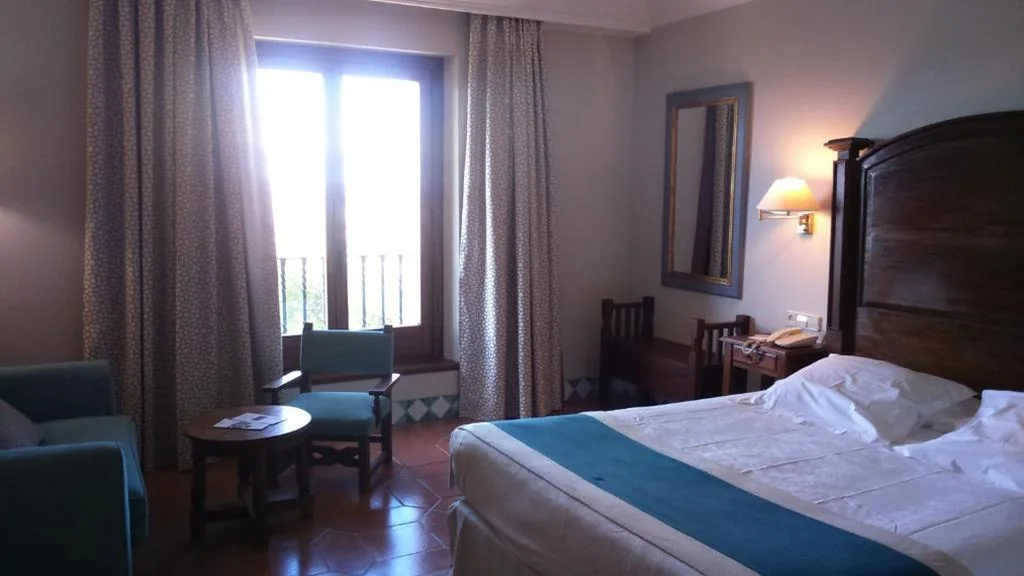 Chambre Double Standard (2 adultes + 1 enfant) — Parador de Alcañiz