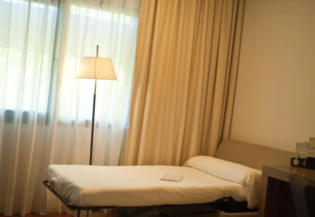 Standard-Doppelzimmer (2 Erwachsene + 1 Kind) — Parador de Antequera